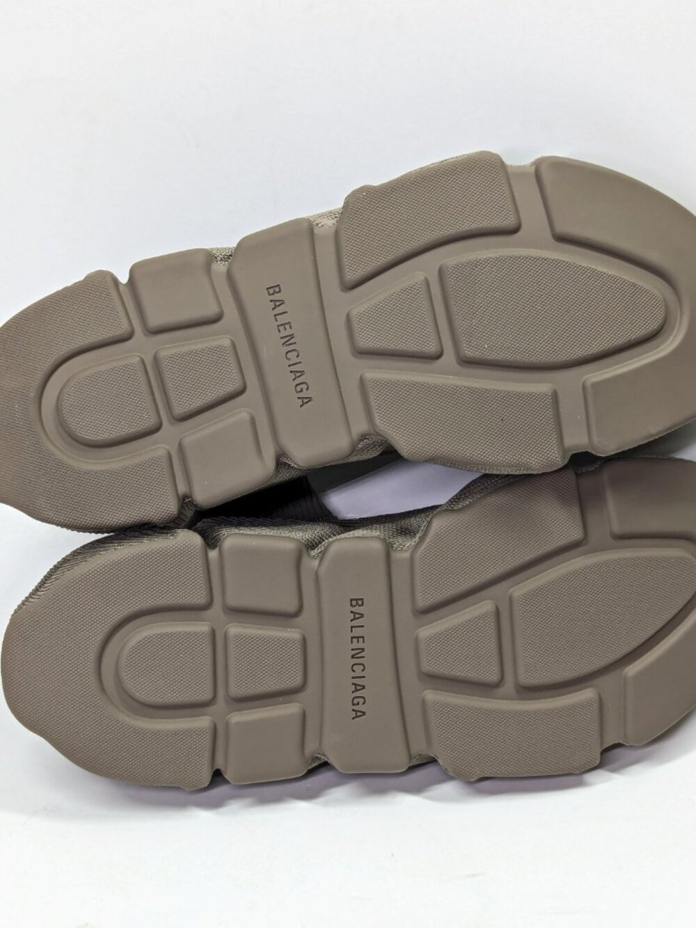 Balenciaga Men’s Speed Allover Knit Sneakers in Taupe Size 41 (MSRP $1,050) - Picture 8 of 9